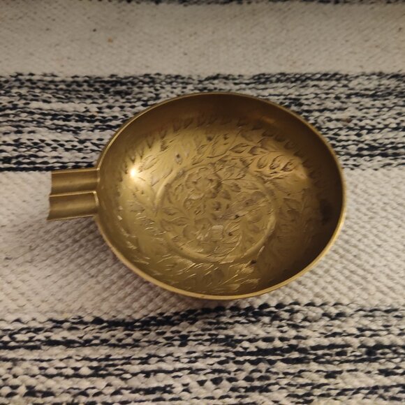 Mid Century Brass Cigarette India Ashtray Collectible Smoking Accessory Ash Tray - Picture 3 of 5
